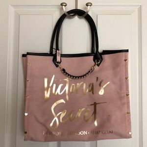 Classy and very durable tote.